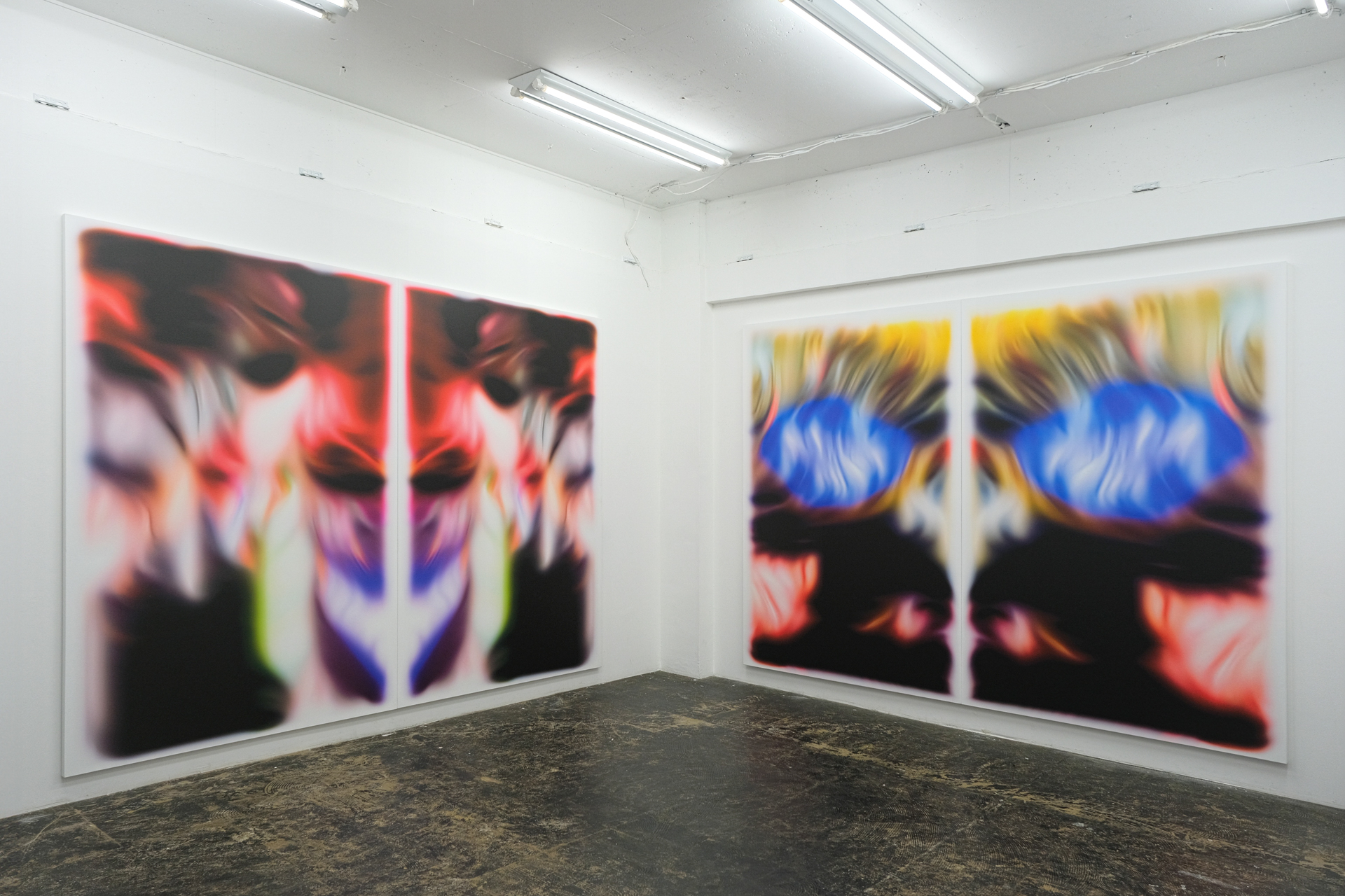 (Left) 《image 665 b mod》, (Right) 《image 449 b mod》