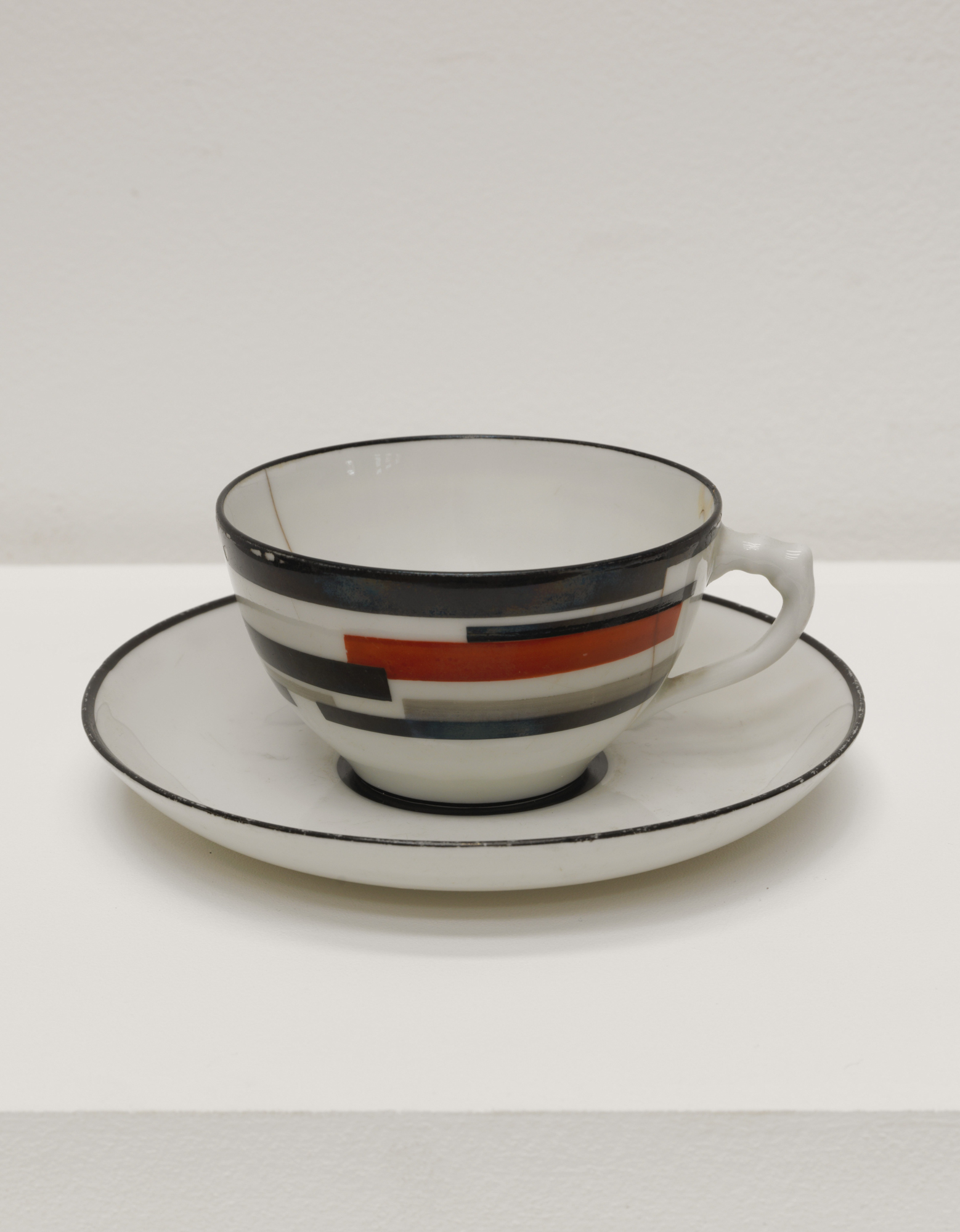 《1 Cup and Saucer》